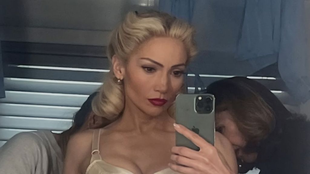 Jennifer Lopez’s Plunging D&G Lace Dress Couldn’t Be More See-Through