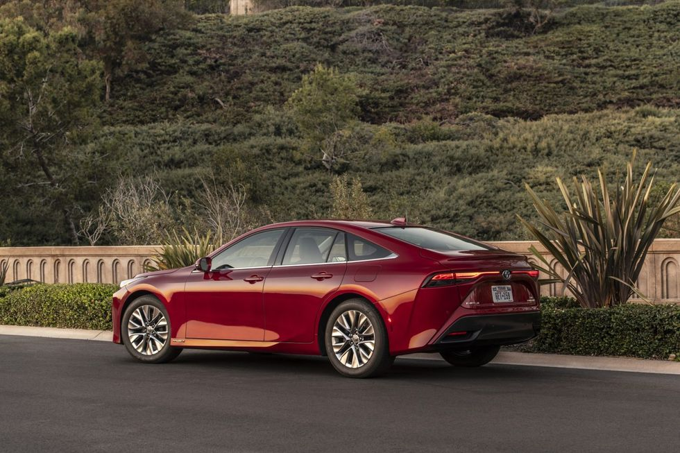 Hybrid, EV, Plug-In-Hybrid, or Fuel-Cell Vehicle: How to Choose?