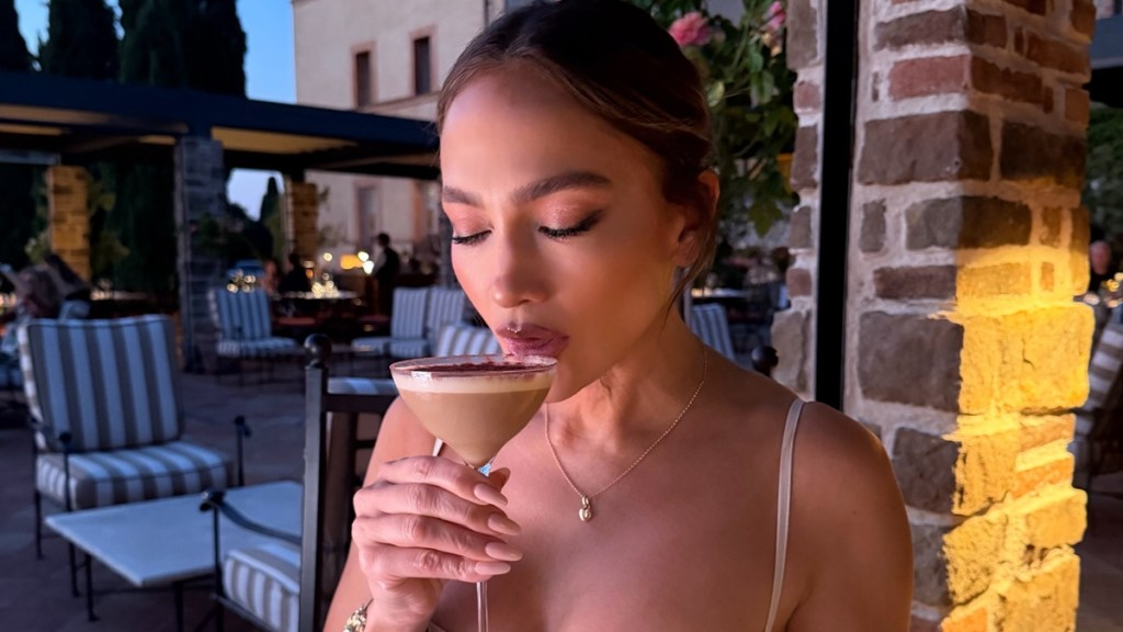 Jennifer Lopez Nearly Spills Out of Plunging Dress Hanging by Just 2 Strings