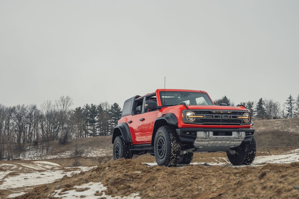 2022 Ford Bronco Raptor Is a 400-HP Rock Crawler That Never Skips Leg Day