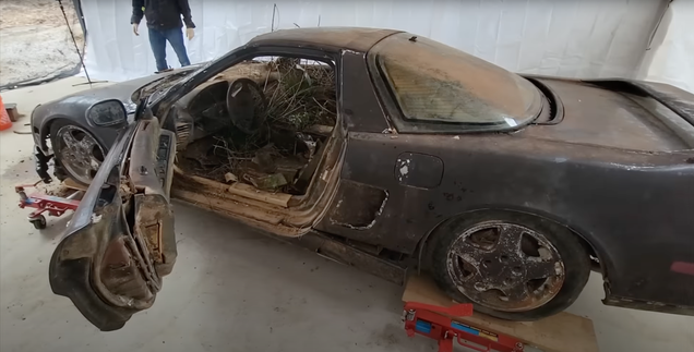 Here's How Bad That First-Gen Acura NSX Looks After 20 Years in a River