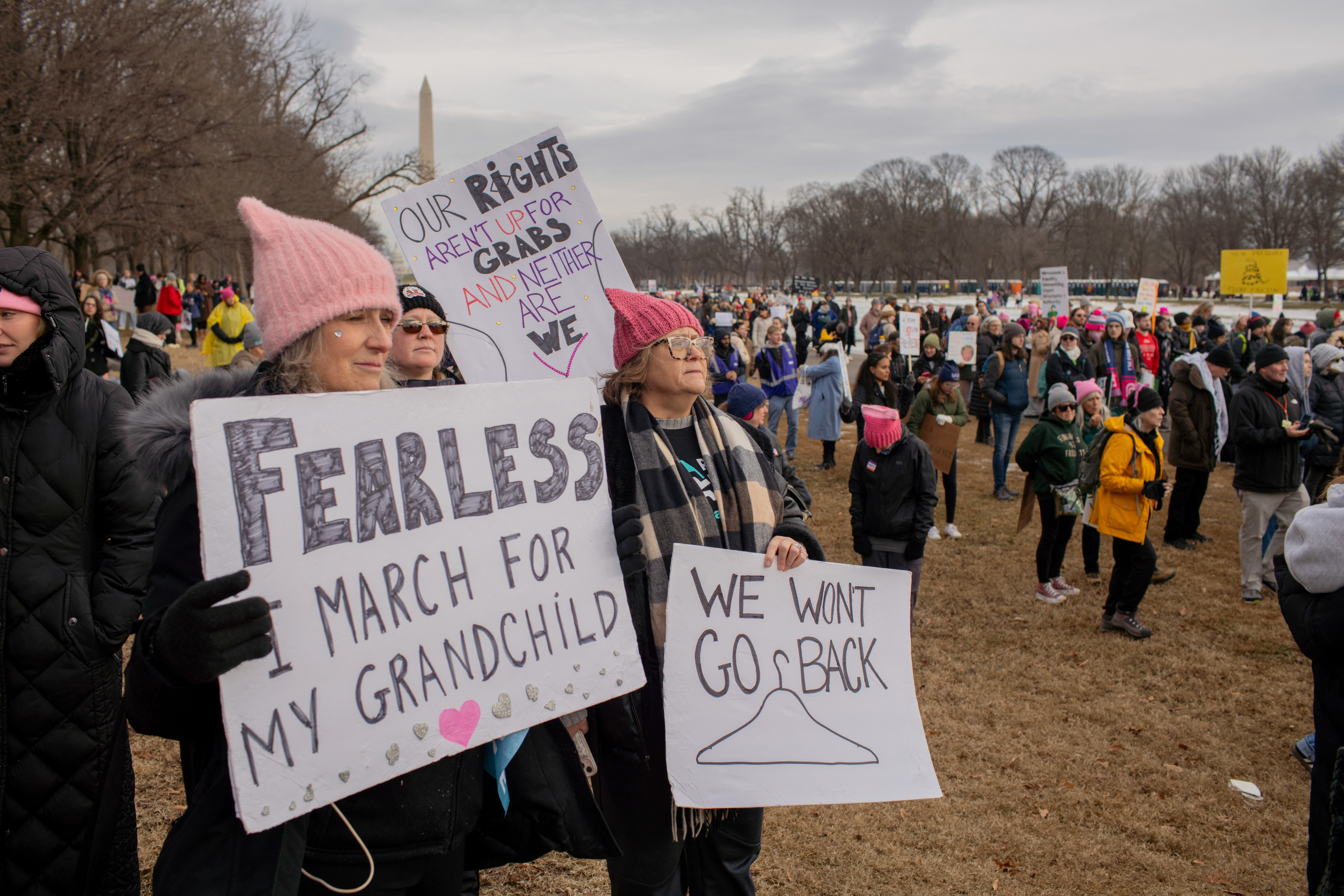 Thousands of demonstrators take to Washington to protest against Trump ahead of his inauguration