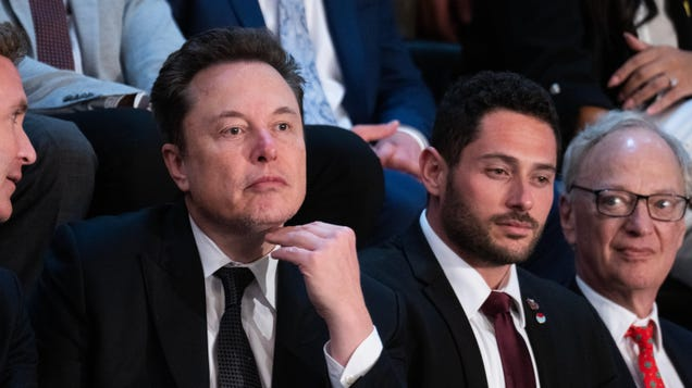 Elon Musk-Supported Pro-Trump PAC Investigated For Scamming Voters