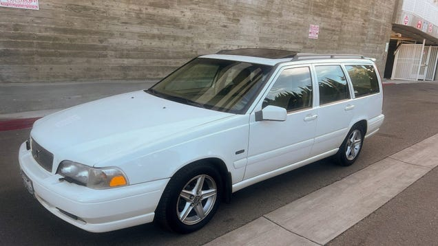 At $3,685, Is Buying This 1998 Volvo V70 A Victory?