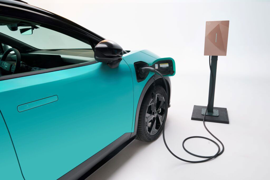 Valeo and Nissan sign V2G charging contract for Europe