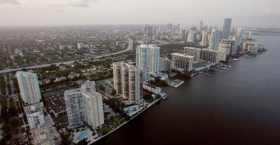 Ex-JPMorgan Executive Garcia Joins Azura in US Wealth Push