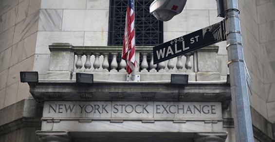 Goldman Says Sticking With Stocks Is Best Bet to Beat Inflation