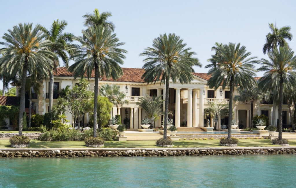 Building a House in Florida: Expert Guidance for a Seamless Construction Journey