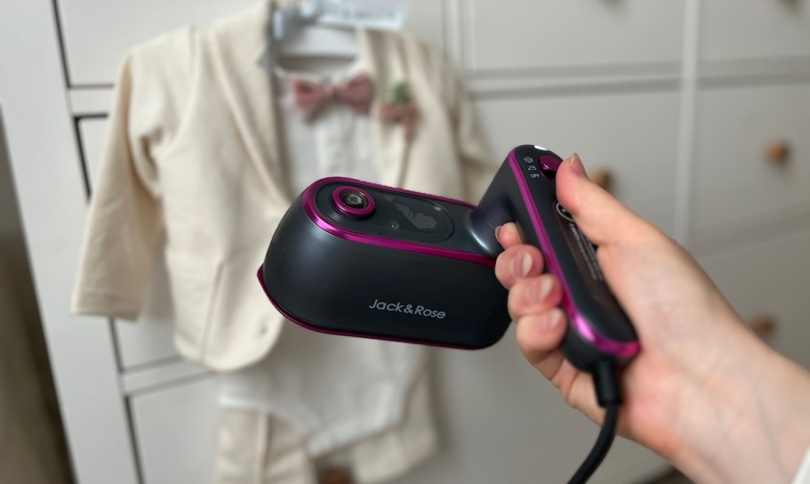 Travel Steamer Only $28.48 Shipped for Amazon Prime Members (Reg. $40)