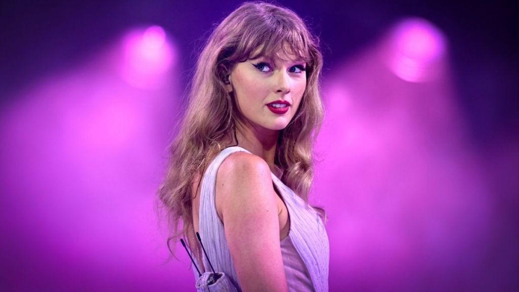 Taylor Swift’s Ultra-Short Mini Dress Barely Skims Her Thighs in London