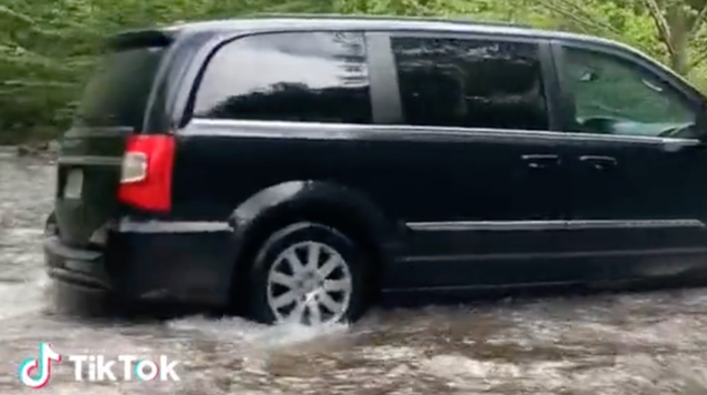 This Chrysler Town & Country Did More Off-Roading Than Every Jeep
