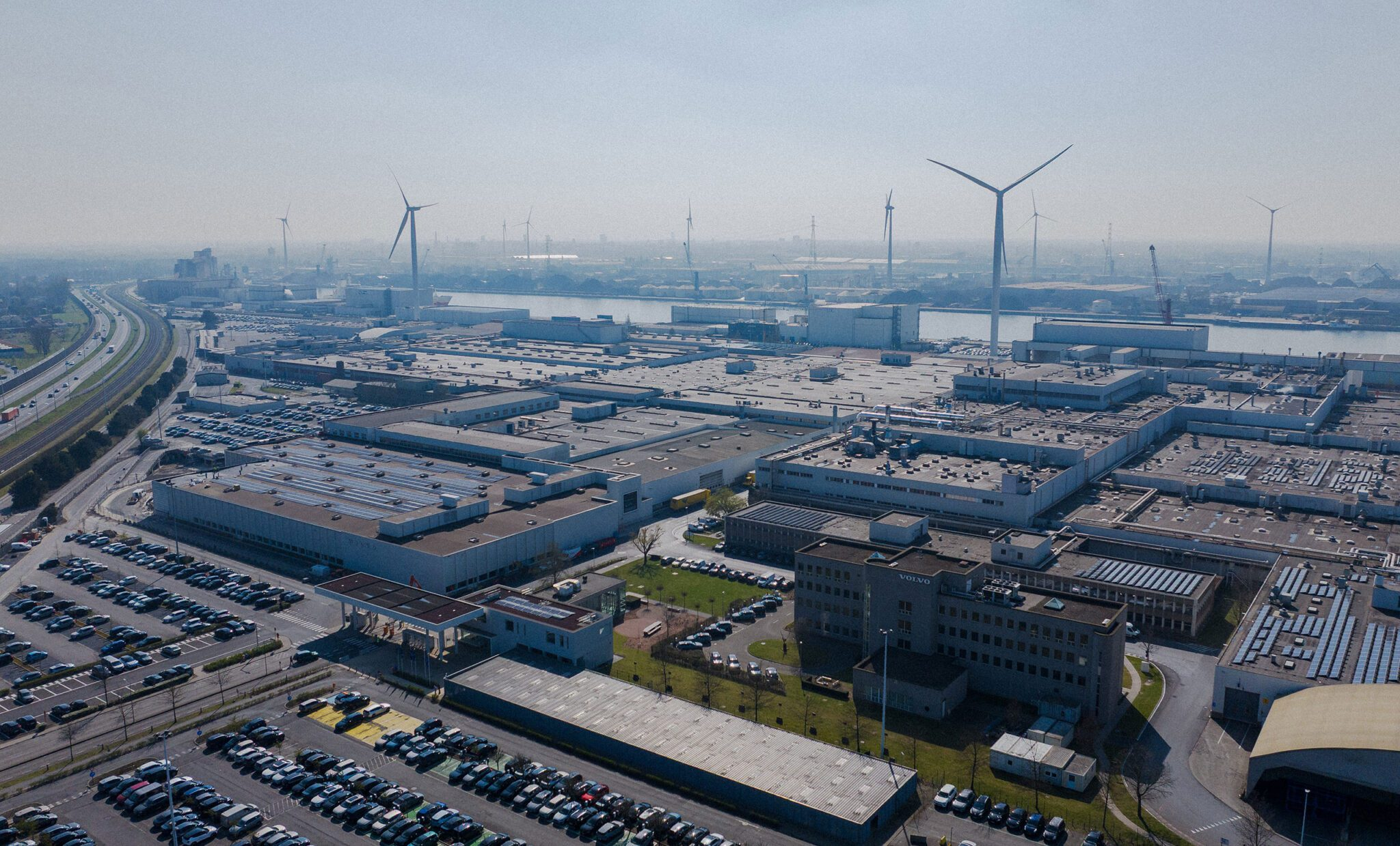 Volvo Cars signs €119m deal to safeguard Ghent plant