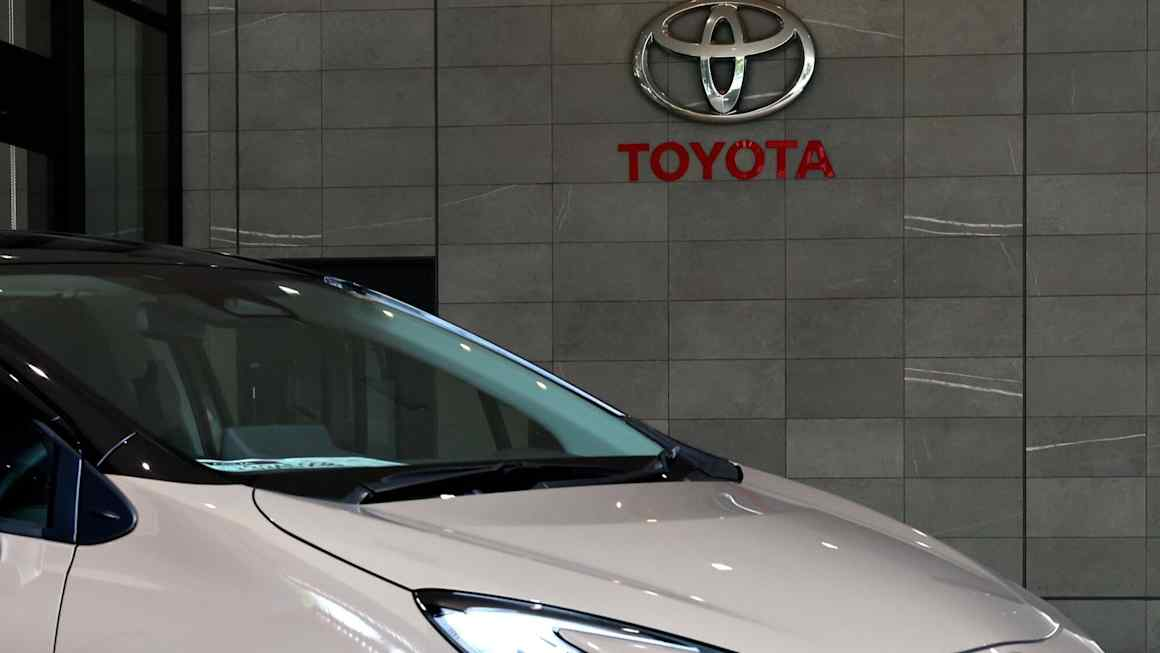 Toyota plans $6.3bn buyback as weak yen boosts outlook
