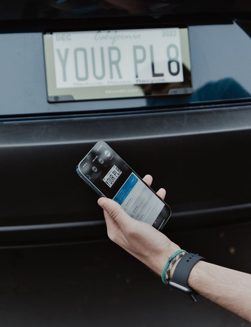 Digital License Plates Could Be Used to Track You, Steal Data, Hackers Find