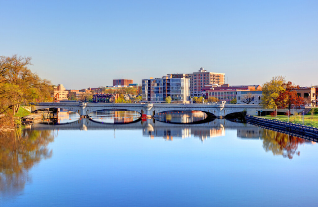10 Pros and Cons of Living in Indiana