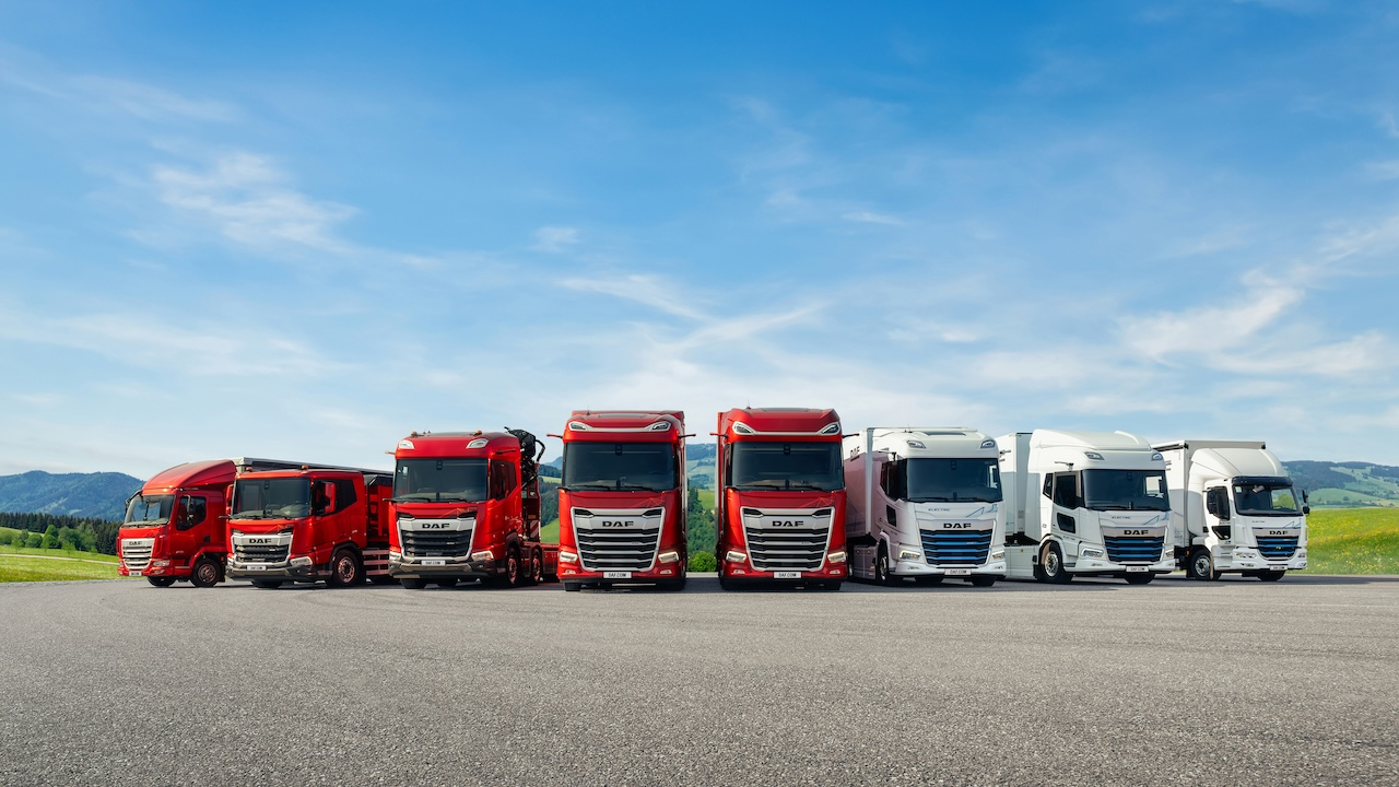 Paccar holds steady despite flat global truck sales