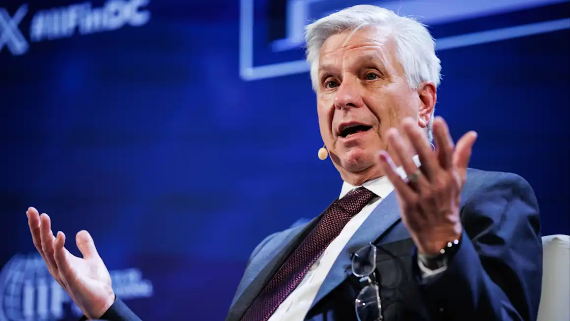 Top Fed official warns ‘hot’ inflation could trigger rate rise 
