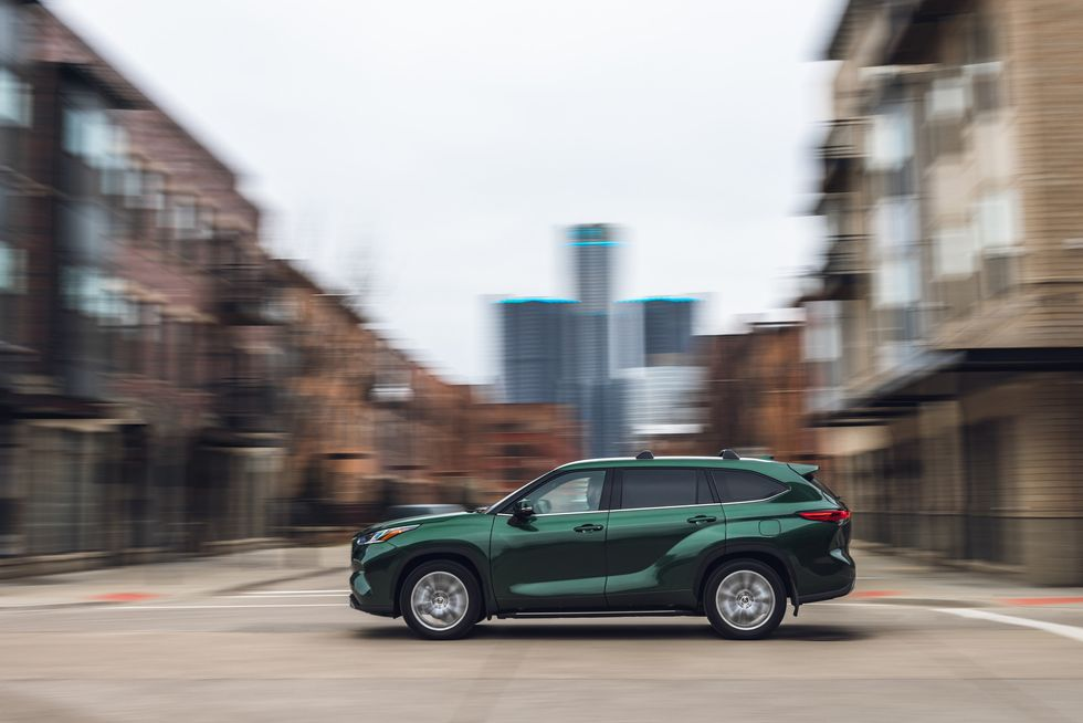 Tested: 2023 Toyota Highlander 2.4T Gives Up a Little, Gains a Little