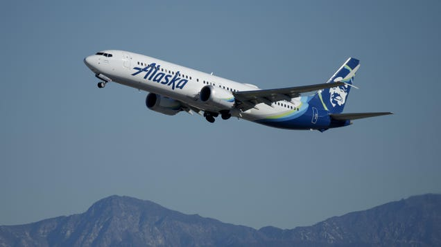 Off-Duty Pilot Who Tried To Turn Off Plane Engines Mid-Flight Indicted On 84 Charges