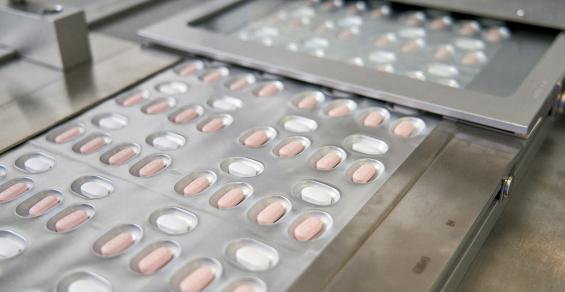 Pfizer’s Covid Pill Could Be Cure for Troubled Nursing Homes, Deutsche Bank Says