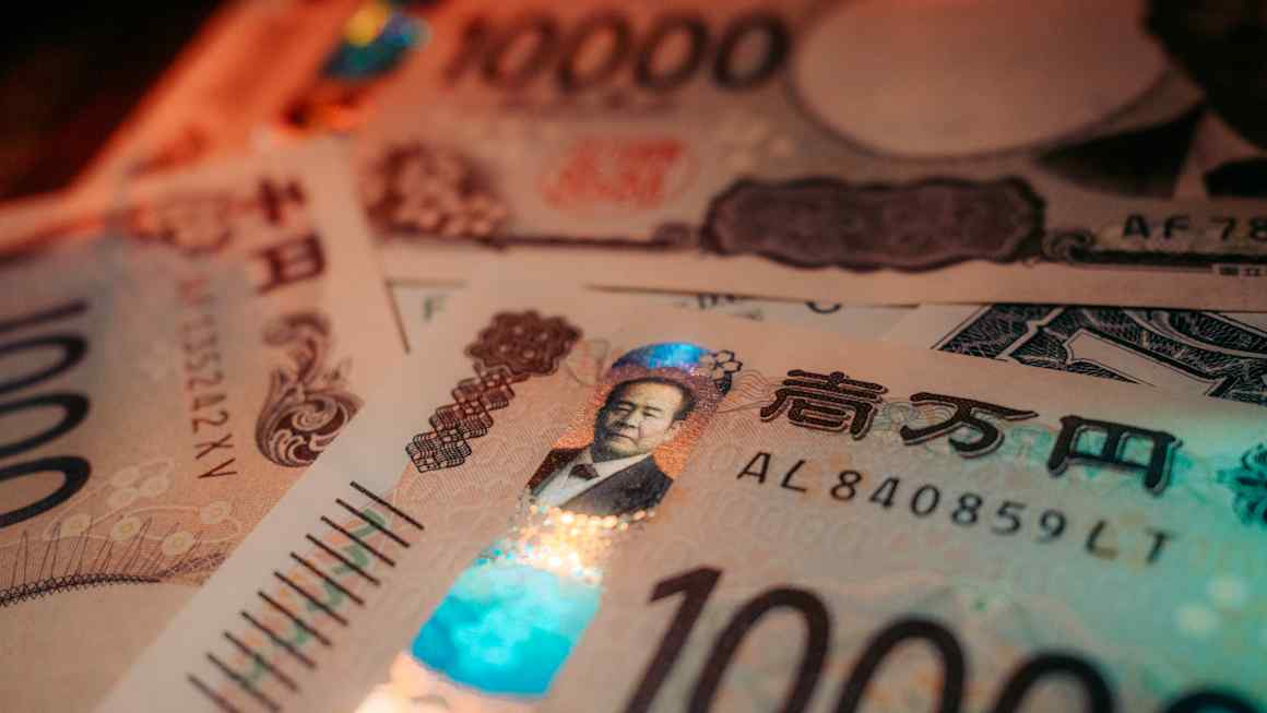 The US bares its financial weak spot