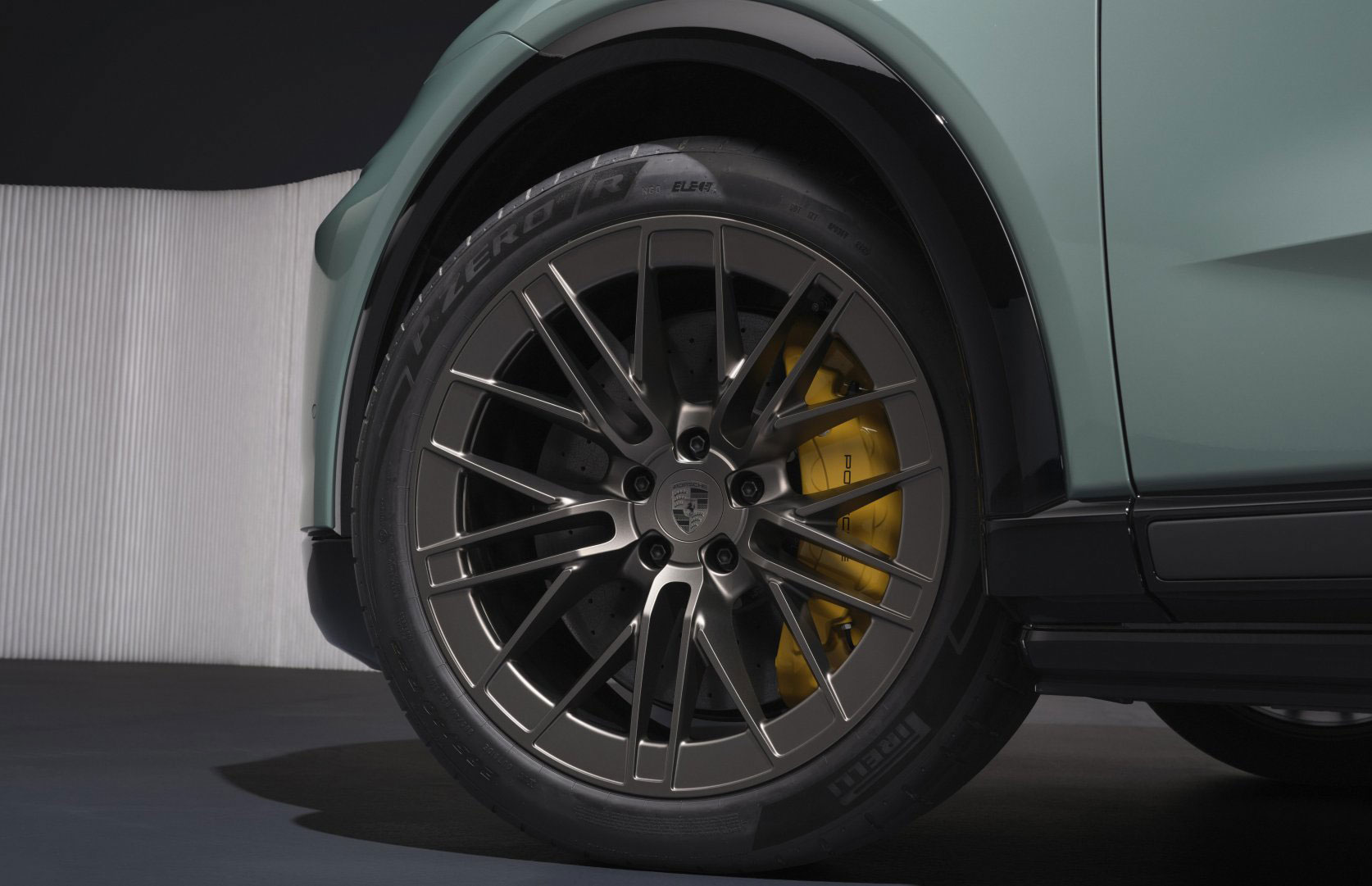 Pirelli tailors tyres for Porsche Cayenne Electric