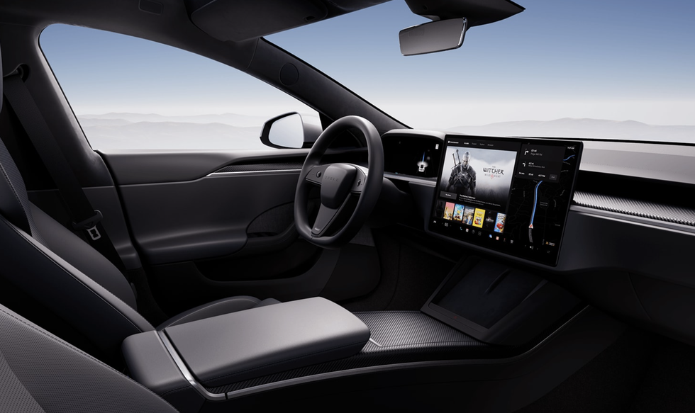 Tesla Makes a U-Turn as Regular Steering Wheel Returns to Model S and X