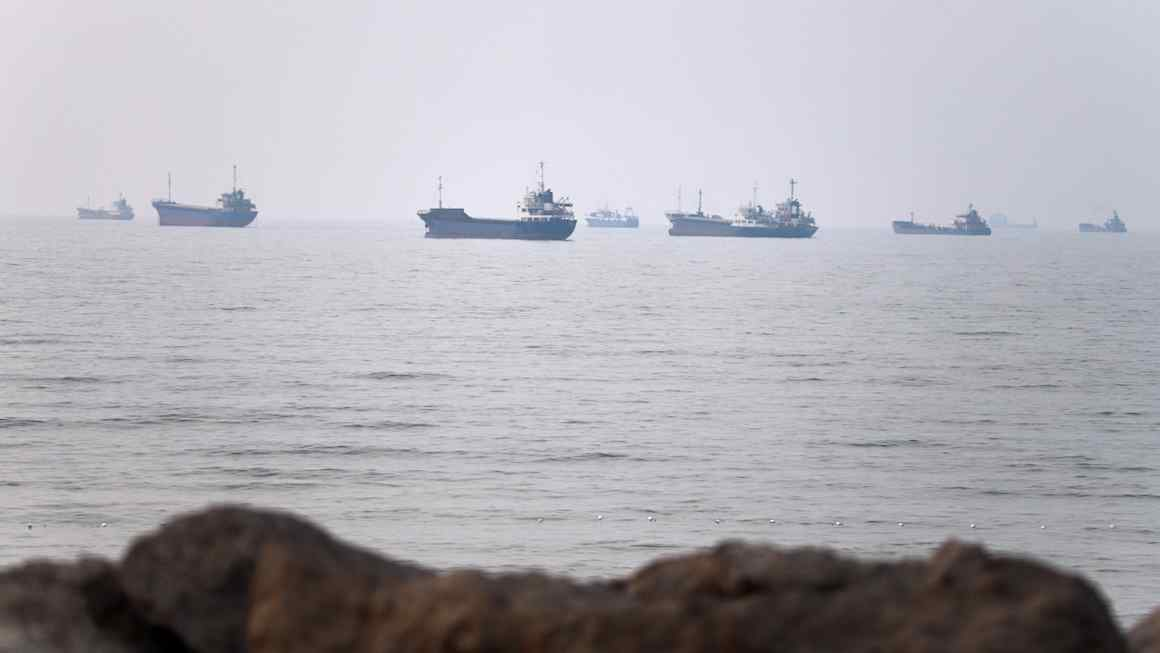 US revokes waiver allowing Iranian oil sales after tanker strikes in Strait of Hormuz 