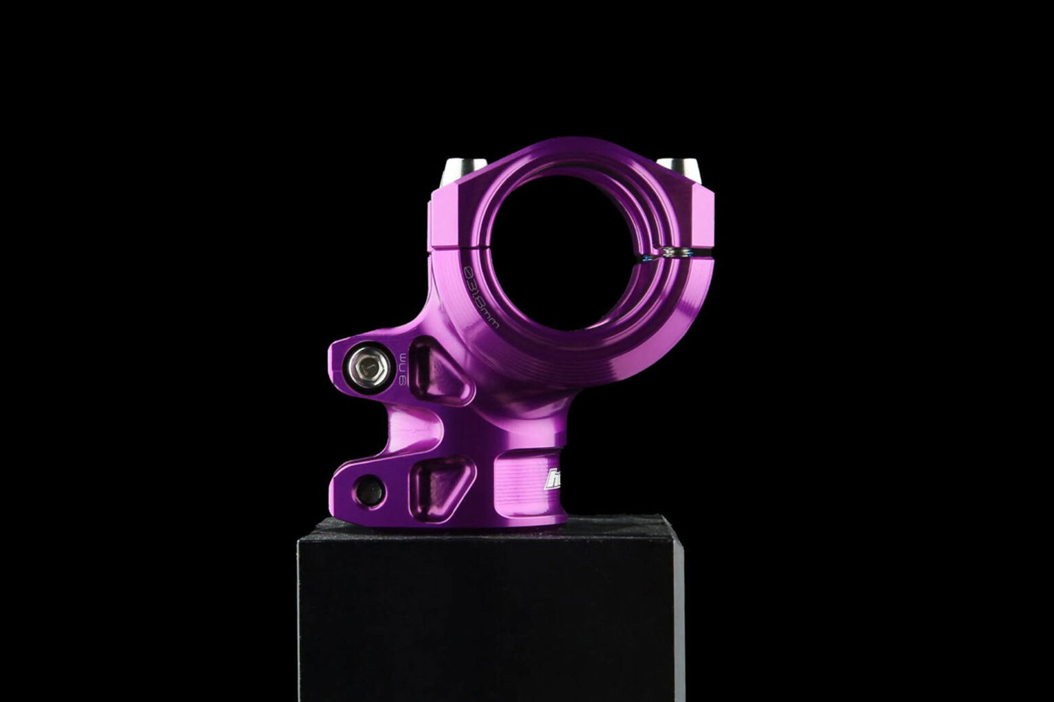 Hope’s New Gravity Stem is Just 20mm Long & Lifts Your Bar 35mm, Because Upright FTW!