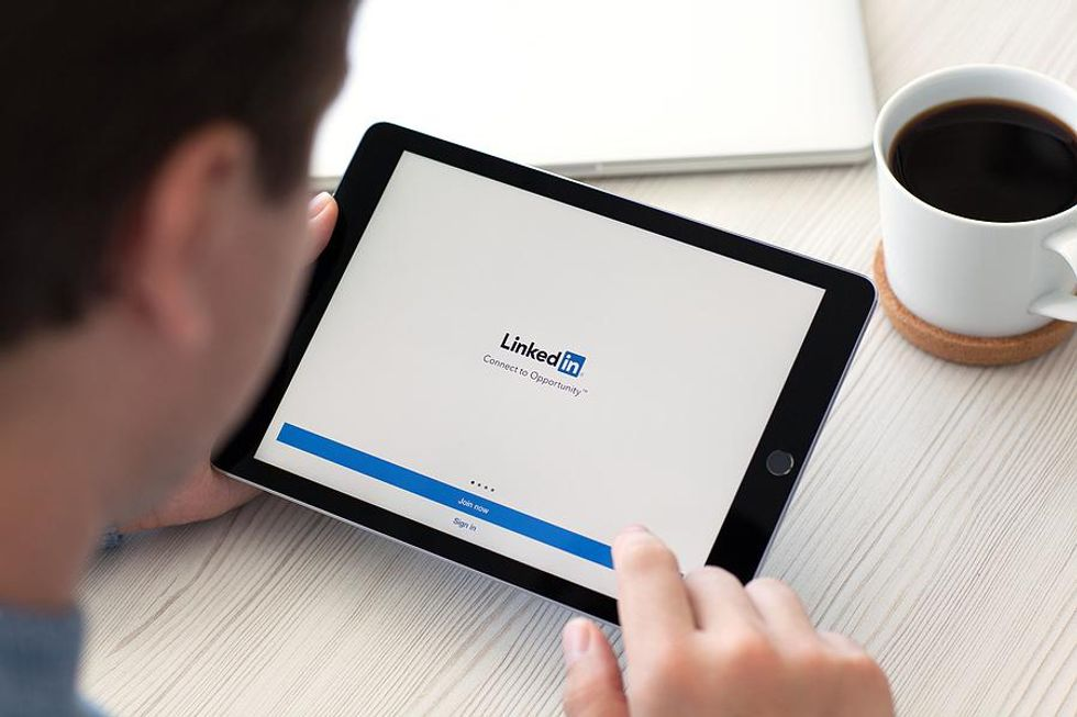 Why You Need Achievements On Your LinkedIn Profile