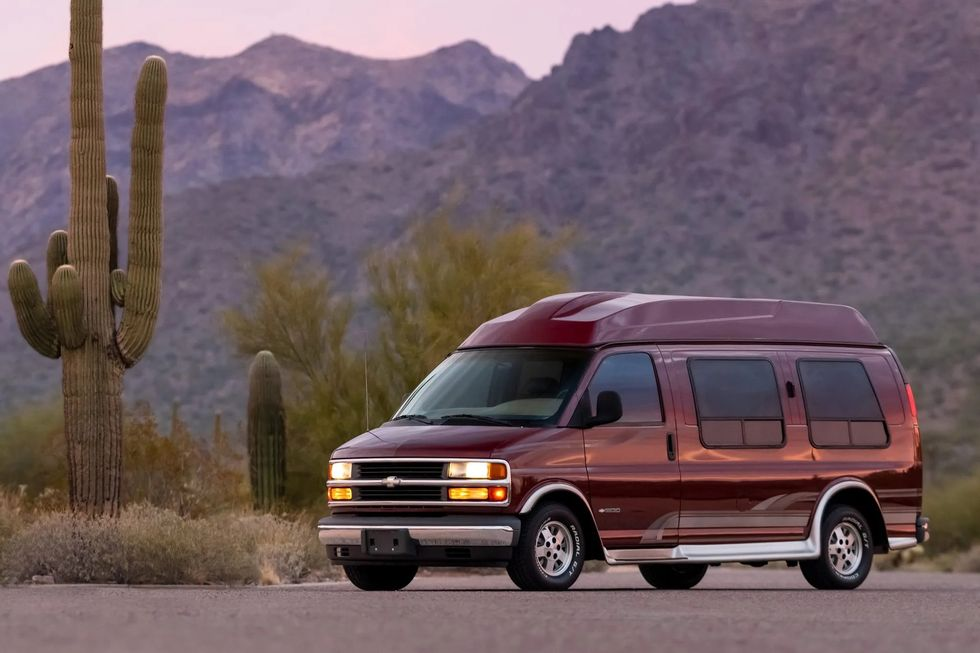 1998 Chevrolet Express Conversion Van Is Our Bring a Trailer Pick of the Day