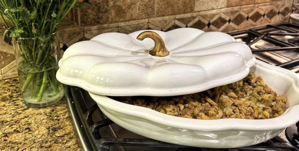 How Gorgeous are These Pioneer Woman Pumpkin Dutch Ovens?!
