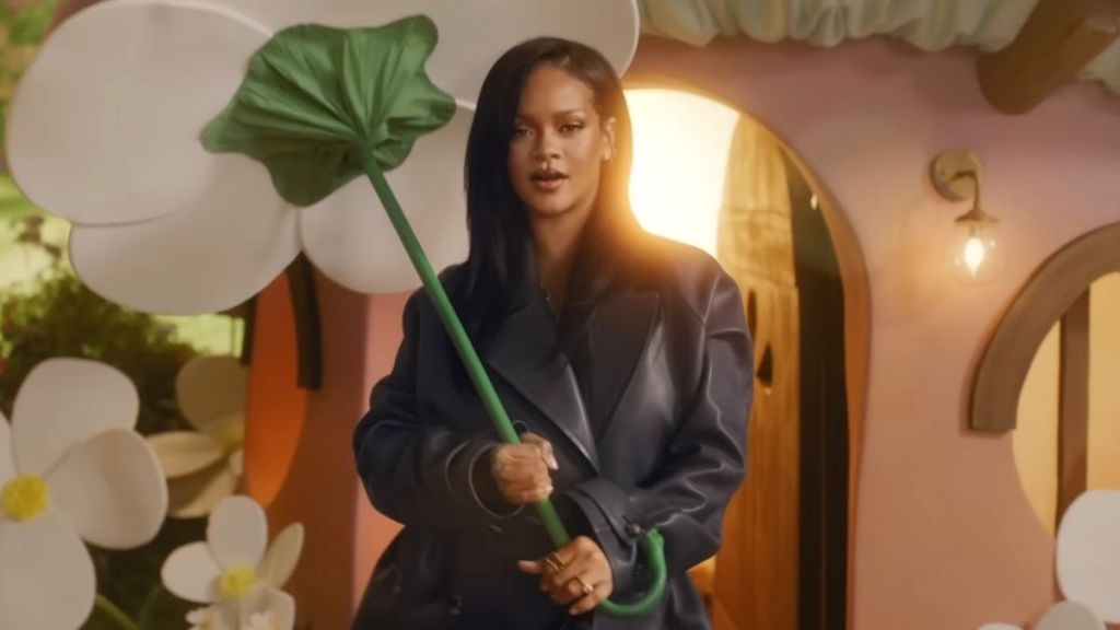 Rihanna’s Lacy Lingerie Is So Revealing It Barely Qualifies as Clothing