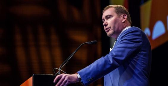 Gundlach’s DoubleLine Gets SEC Green Light to Launch Its First ETFs