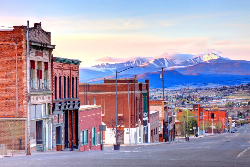 10 Pros and Cons of Living in Montana