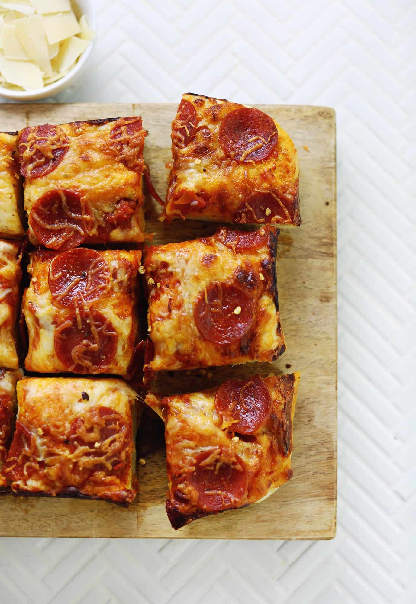 Easy Deep Dish Pizza Recipe