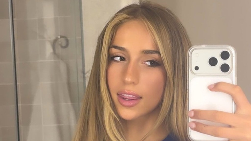 Tate McRae’s Tiny Bra Top Looks Seconds Away From Slipping Mid-Dance